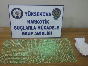 Yüksekova’da bin 380 adet extacy hap ele geçirildi
