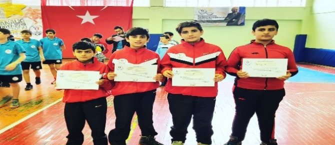 Hakkari Gençlik Spor Kulübü masa tenisi çeyrek finalde