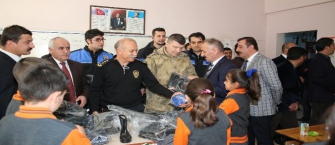 Toplum polisi sevindirmeye devam ediyor