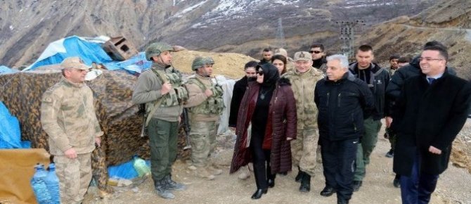 Türkiye’nin birçok ilinden askerlere anlamlı hediye