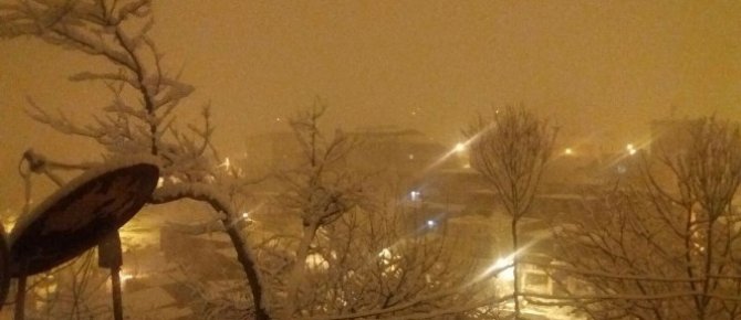 Hakkari’de 112 yerleşim yerinin yolu kapandı