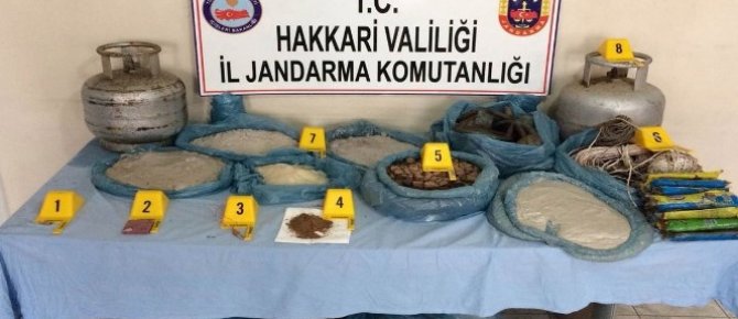 Şemdinli’de patlayıcı madde ele geçirildi