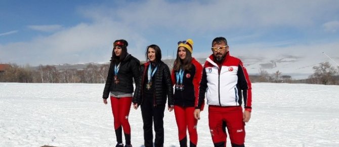 Hakkarili sporcular, madalya sıralamasında Türkiye birincisi oldu