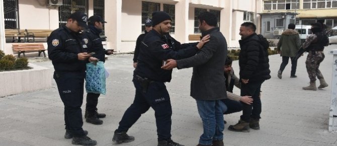 Hakkari’de 450 polisle asayiş uygulaması yapıldı
