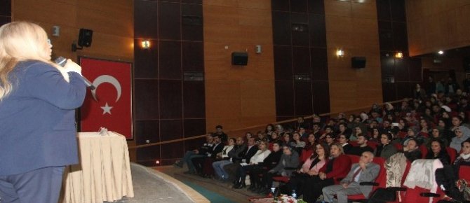 Hakkari’de ‘kadın ve toplum’ semineri