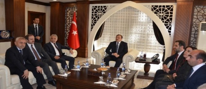 Başbakan Yardımcısı Çavuşoğlu, Hakkari’den ayrıldı