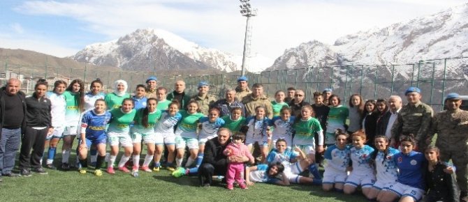 TFF Kadınlar 2. Lig: Hakkarigücüspor: 9 Konya İdmanyurduspor: 0