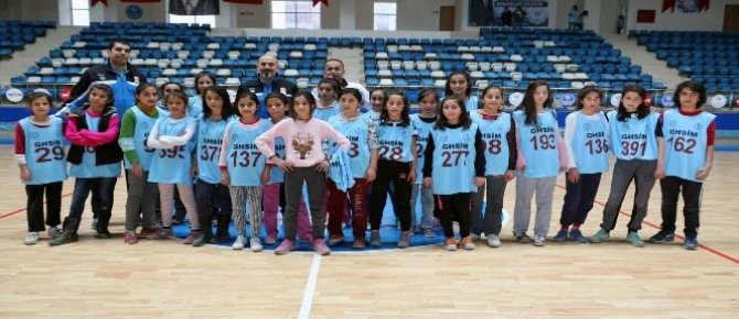 Hakkari’de basketbol branşına yoğun ilgi