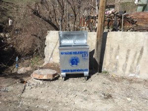 Hakkari Belediyesinden Yeni Çöp Konteynerleri