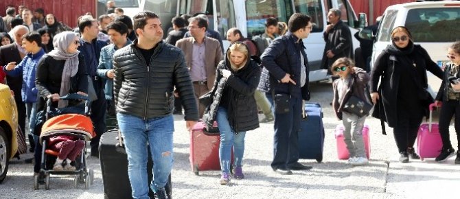 Akın akın gelen İranlı turistlere sıcak karşılama