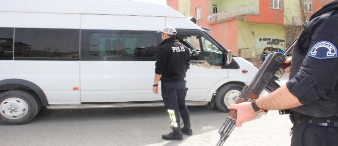 Hakkari’de asayiş uygulaması