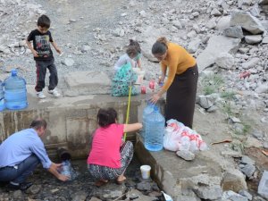 Hakkari’de içme suyu doğal kaynaklardan karşılanıyor