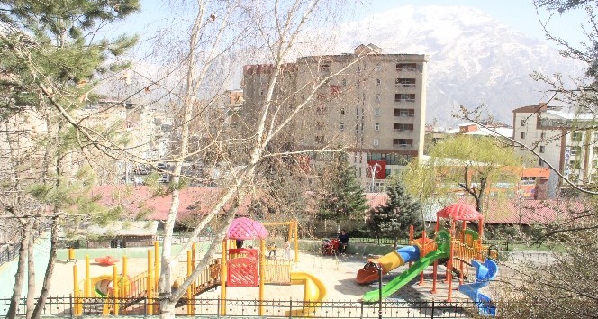 Valilik Parkı bahar onarımı