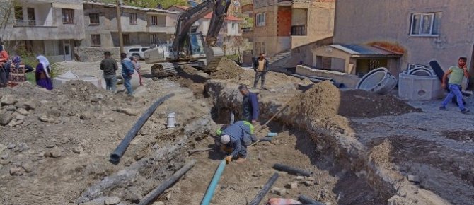 Hakkari’de 2 mahalle ilk defa kanalizasyona kavuşuyor