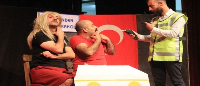 Hakkari’de ’Can evinde polis okulu’ sahnelendi