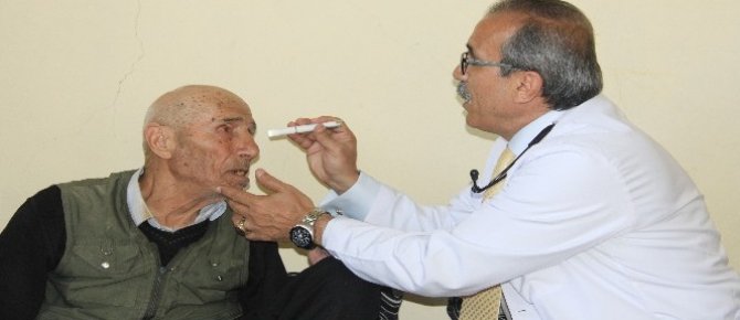 Türkmen doktordan sınırın sıfır noktasında sağlık taraması