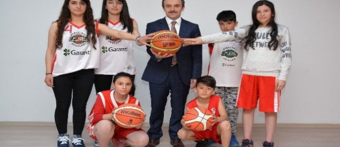 Basketbolun sürpriz isimler Hakkari’ye gelecek
