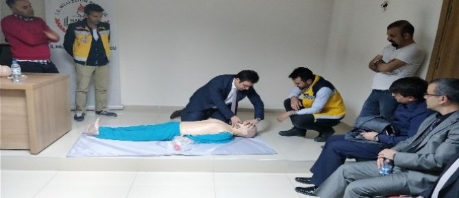 Hakkari’de ‘ilkyardım eğitimi’ kursu