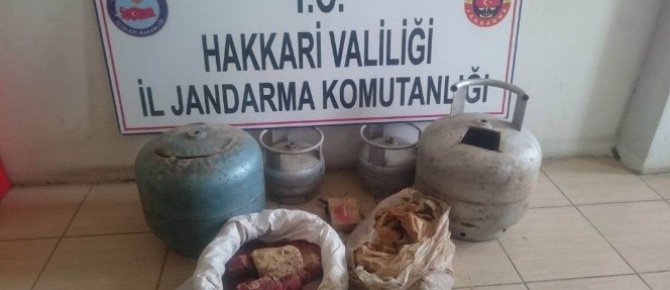 Hakkari’de 19 kilo plastik patlayıcı ele geçirildi