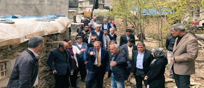 Hakkari Gazi’de imar yolu açılıyor