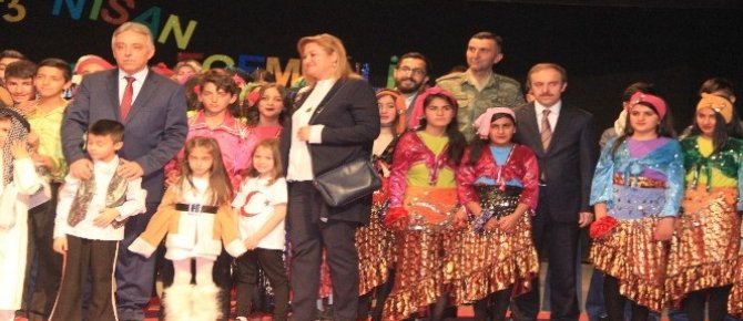 Hakkari’de 23 Nisan coşkusu