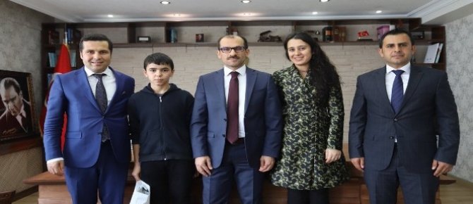 Kaymakam Ayca’dan ilçe birincisine ödül