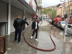 Hakkari’de Cadde ve Sokaklar Yıkandı