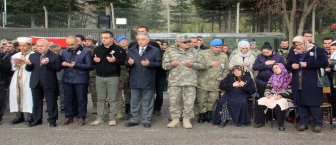 Şehit asker için Hakkari’de tören düzenlendi