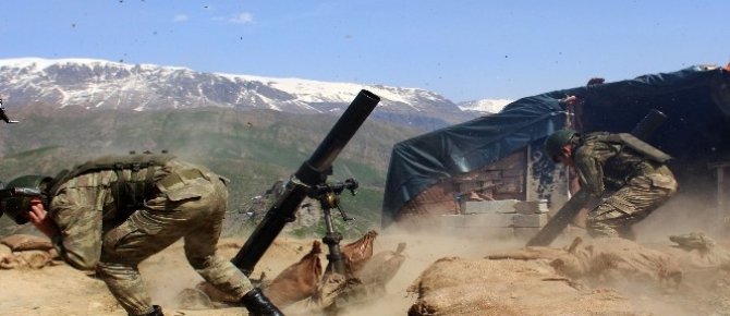 Mehmetçik Dağbaşı Tepe Üs Bölgesinde kuş uçurtmuyor