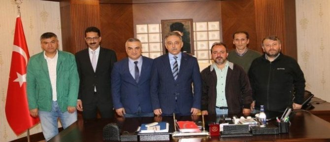 Karadeniz’den gelen gazeteciler, Vali Toprak’ı ziyaret etti