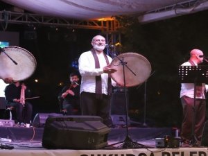 Grup Tillo sınırda konser verdi