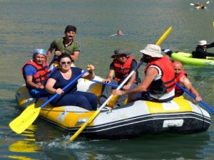 Doğa severler terörden temizlenen sat göllerinde şenlik düzenlediler