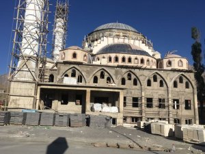 Hakkari'deki 8 kubbeli Ulu Cami’nin inşaat çalışmaları Devam Ediyor.