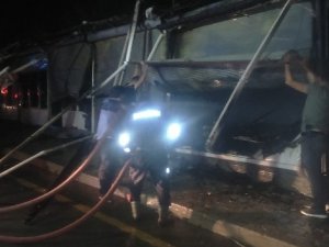 Hakkari’de gece yarısı korkutan yangın