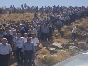 Van’daki feci kazada hayatını kaybeden 3 kişi Hakkari’de toprağa verildi