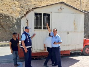 Hakkâri’de baraka Dükkanlar kaldırılıyor