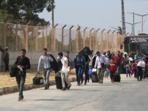 4 bin Suriyeli Türkiye’ye döndü