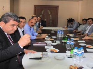 CHP Mersin Milletvekili Gökçel Hakkari'de STK temsilcileriyle buluştu
