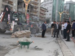 Başkan Epcim, çalışmaları denetledi esnafı ziyaret etti