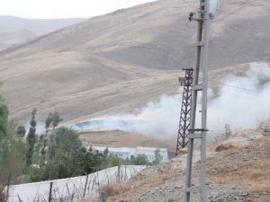 Hakkari'de anız yangını