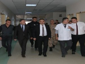 Vali Toprak yaralı askerleri ziyaret etti