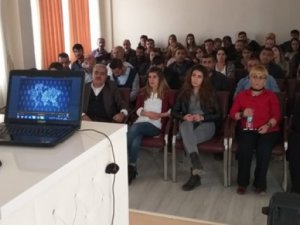 Yüksekova'da ‘Kadına Yönelik Şiddetle Mücadele' semineri