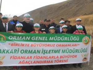 Hakkari'de “Fidanlar Fidanlarla Büyüyor” projesi