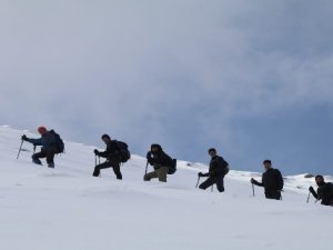 Dağcılardan Kürek Dağı'na tırmanış