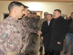 Vali Akbıyık'tan Özel Harekat polislerine ziyaret
