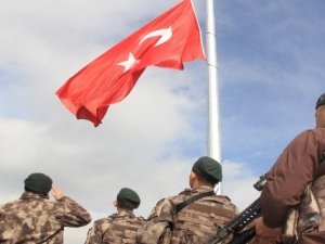 Kaletepe'ye dev Türk bayrağı