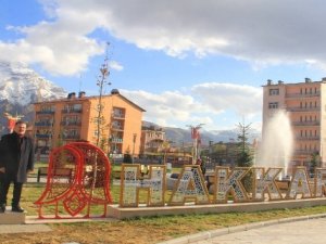 Vali Akbıyık'tan ilk Hakkari hatırası