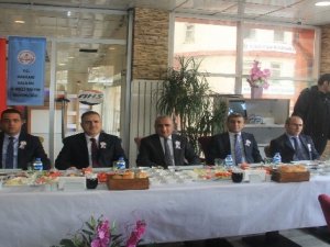 Vali Akbıyık, engellilerle bir araya geldi