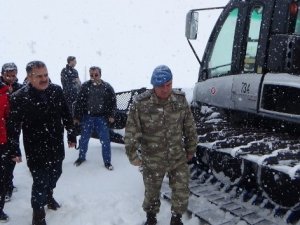 Vali Akbıyık, Merga Bütan Kayak Tesislerinde incelemelerde bulundu