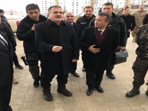 Hakkari Valisi Akbıyık Yüksekova'da